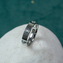 925 Sterling Silver Diamond-Style Band Ring