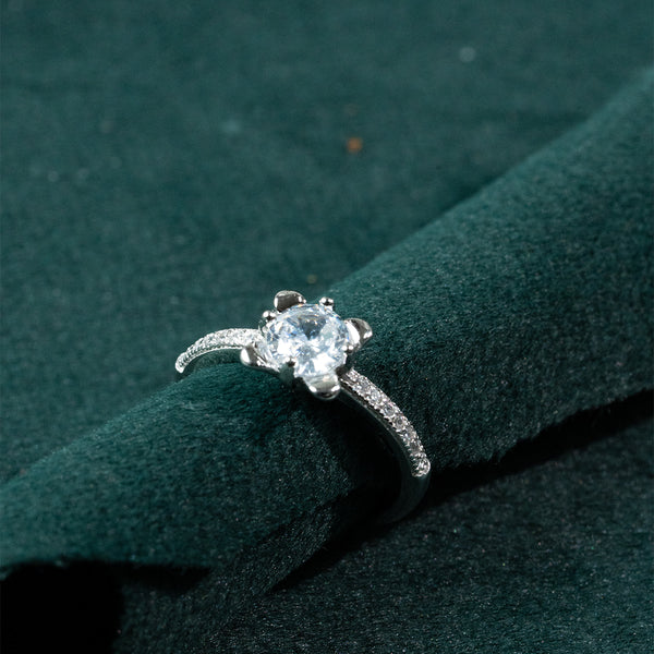 Ladies Solitaire Ring
