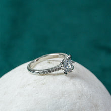 Ladies Solitaire Ring