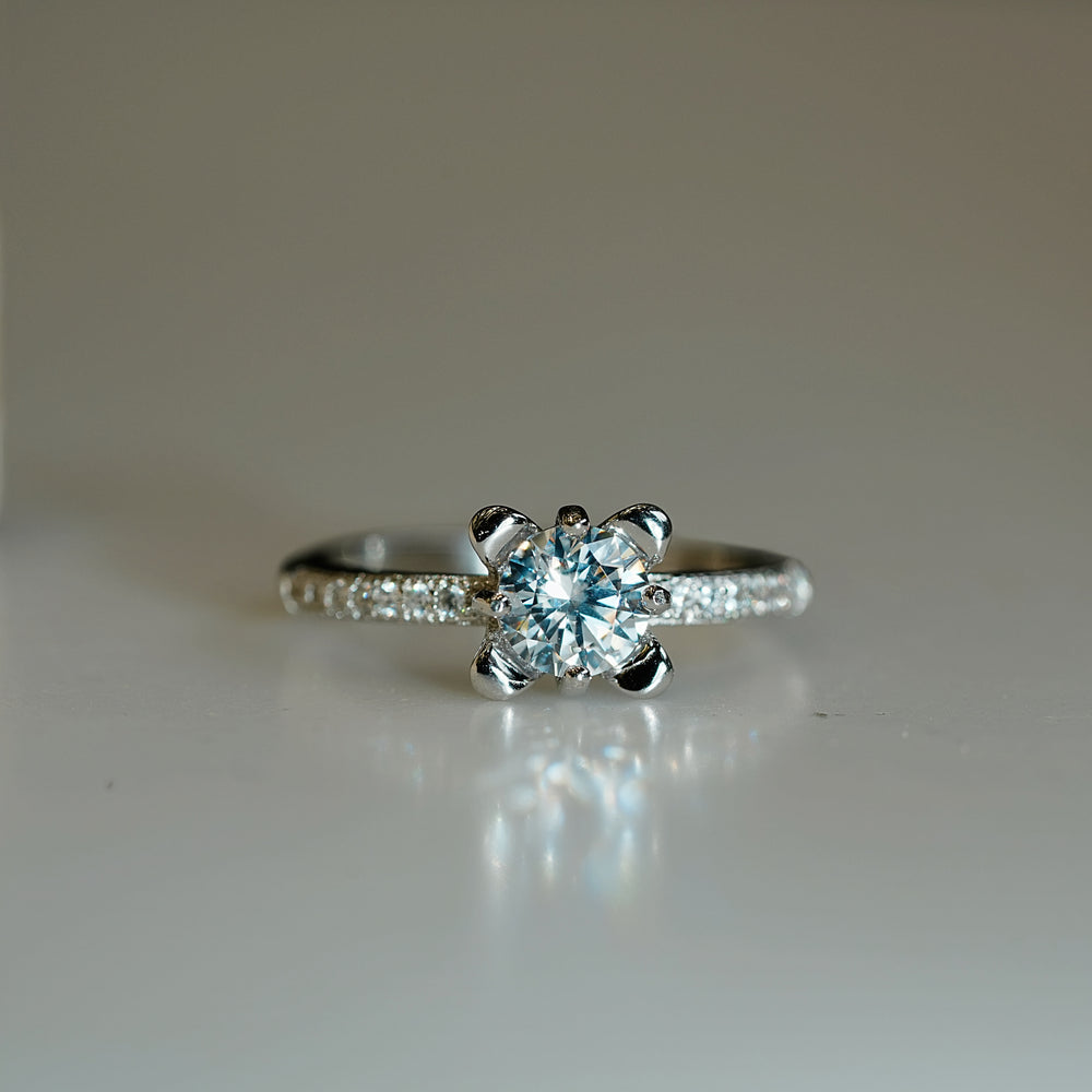 Ladies Solitaire Ring