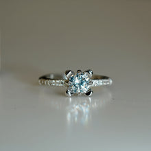Ladies Solitaire Ring